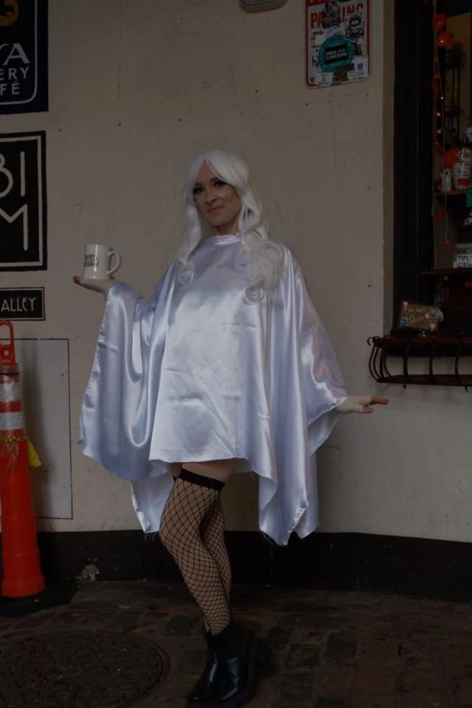 What a special spooky surprise! Our Ghost Gal stopped by to visit ghost alley espresso on our very special day 👻☕🖤 can't think of a better way to celebrate Ghost Alleys anniversary and Halloween!